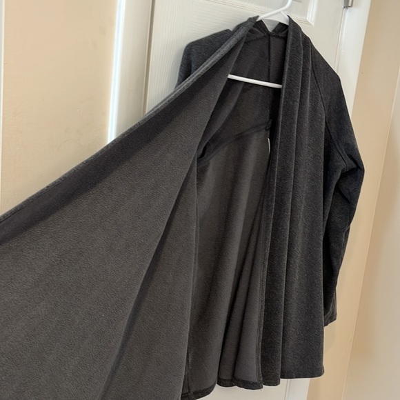 Ugg fleece Sweater! Size Small! So comfy!!  🥰 - Picture 6 of 9